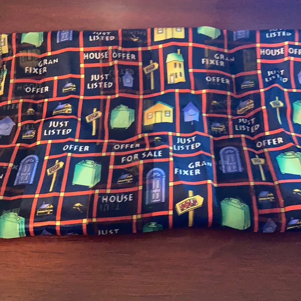 Realtor fashion scarf